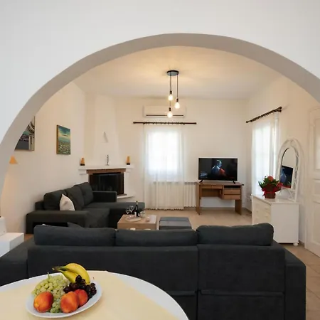 Traditional Mykonian House With Sea View! بيت للعطل *