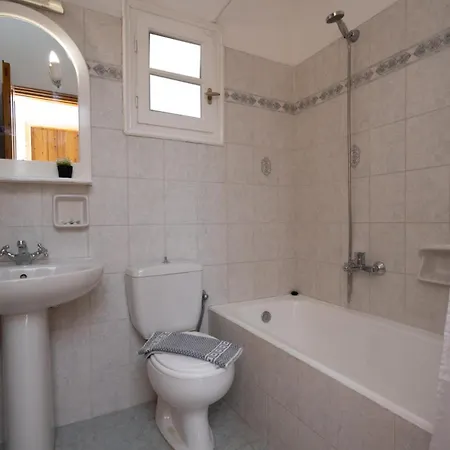 Дом отдыха Traditional Mykonian House With Sea View! Платис Ялос